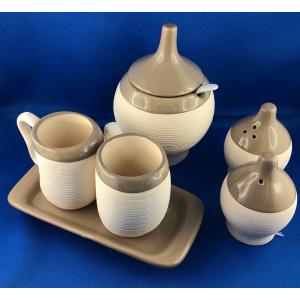 Set ceramiche da tavola